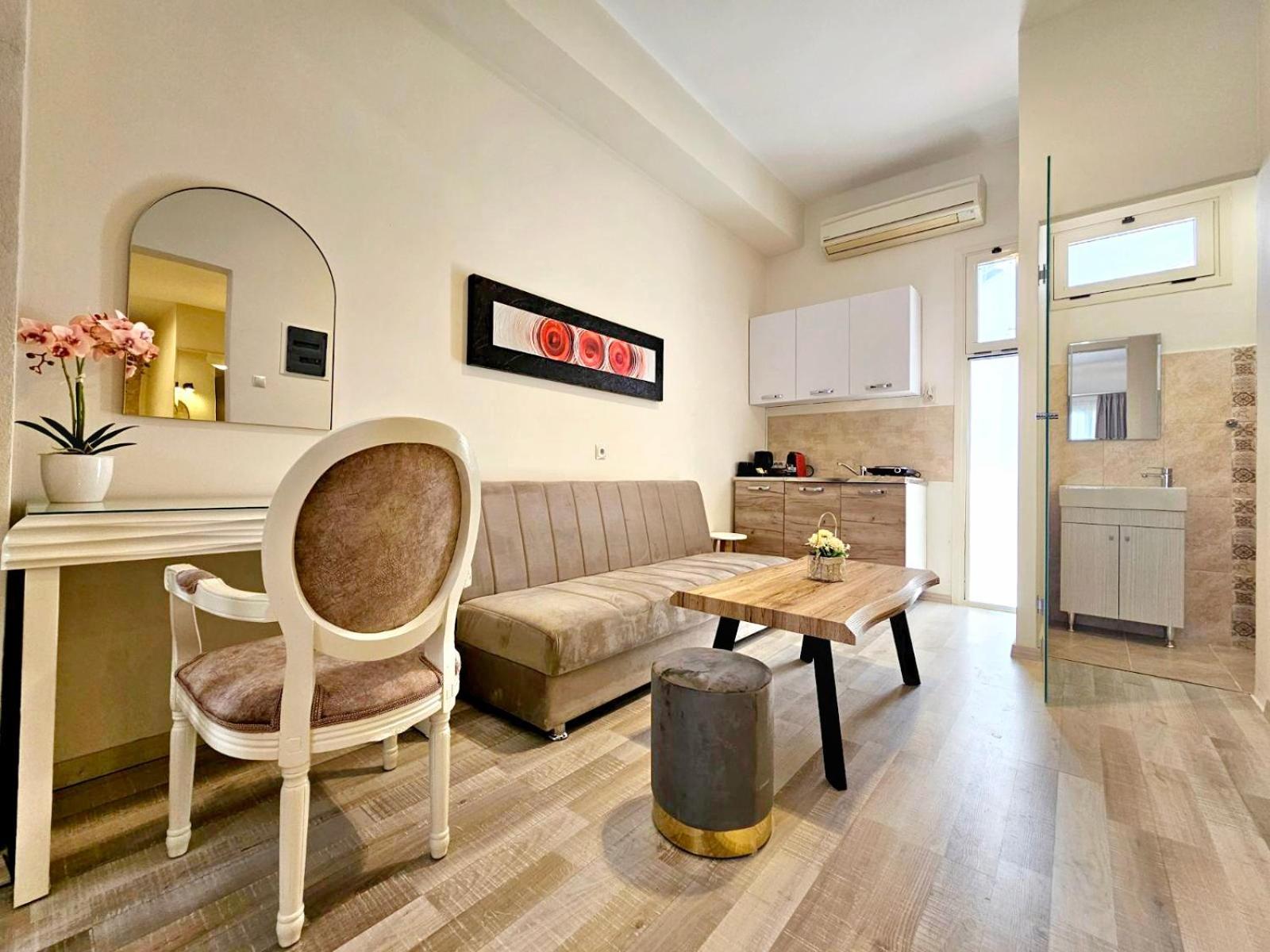 Golden City Center Suites Rhodes City Exterior foto